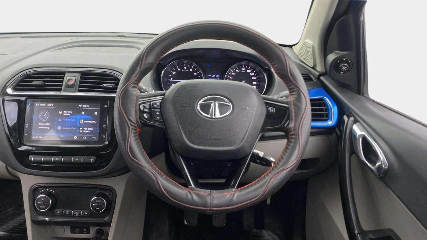 2018 Tata Tiago XZ PLUS DUAL TONE PETROL, Petrol, Manual, 80,120 km, Steering Wheel Close Up