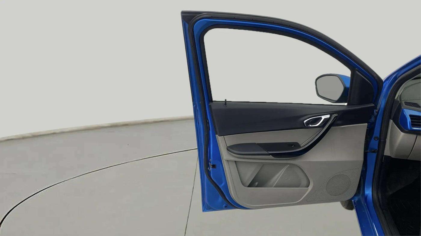 2018 Tata Tiago XZ PLUS DUAL TONE PETROL, Petrol, Manual, 80,120 km, LHS Front Door
