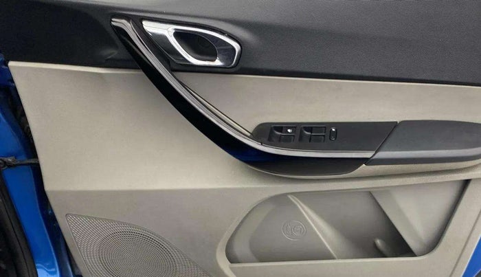 2018 Tata Tiago XZ PLUS DUAL TONE PETROL, Petrol, Manual, 80,120 km, Driver Side Door Panels Control
