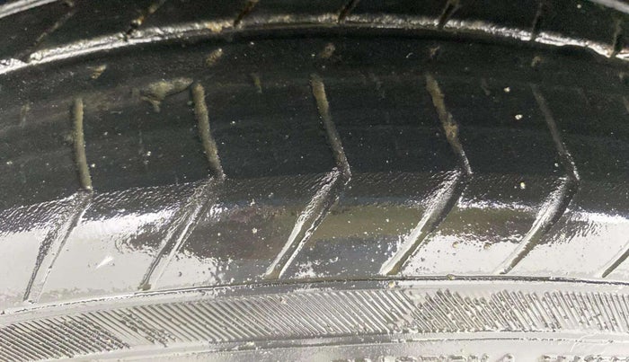 2018 Tata Tiago XZ PLUS DUAL TONE PETROL, Petrol, Manual, 80,120 km, Left Front Tyre Tread