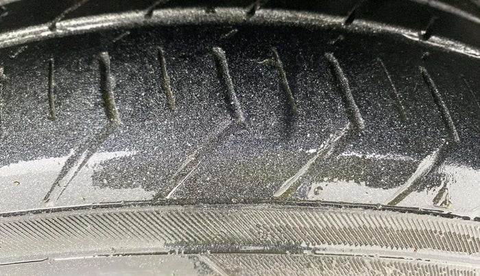 2018 Tata Tiago XZ PLUS DUAL TONE PETROL, Petrol, Manual, 80,120 km, Left Rear Tyre Tread