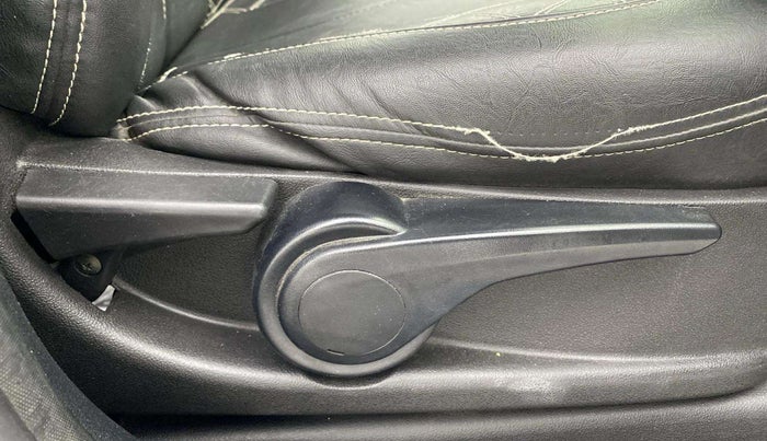 2018 Tata Tiago XZ PLUS DUAL TONE PETROL, Petrol, Manual, 80,120 km, Driver Side Adjustment Panel