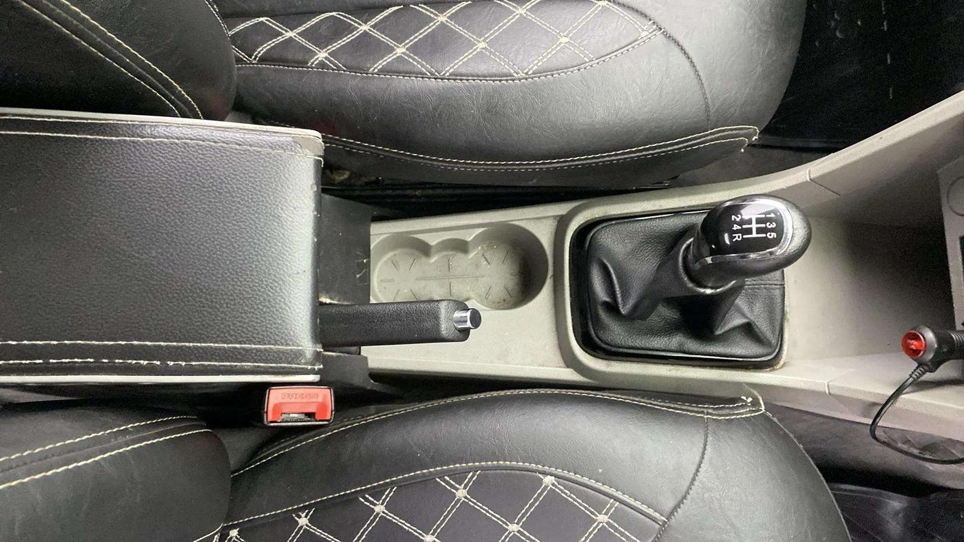 2018 Tata Tiago XZ PLUS DUAL TONE PETROL, Petrol, Manual, 80,120 km, Gear Lever