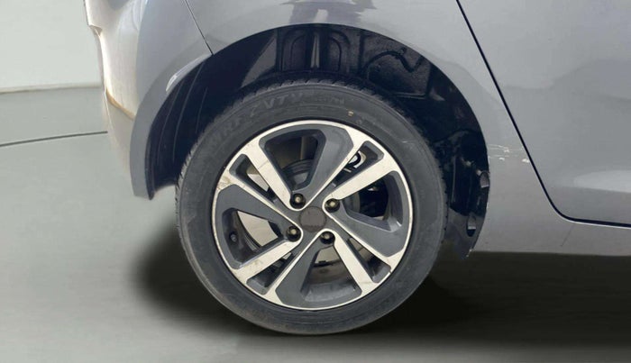2021 Tata ALTROZ XZ PETROL, Petrol, Manual, 55,289 km, Right Rear Wheel