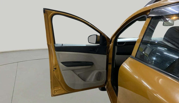 2021 Renault TRIBER RXL AMT, Petrol, Automatic, 61,463 km, LHS Front Door