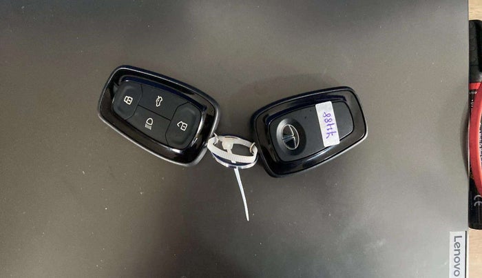 2022 Tata PUNCH CREATIVE 1.2 AMT KAZIRANGA EDITION , Petrol, Automatic, 17,760 km, Key Close Up