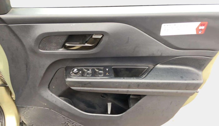 2022 Tata PUNCH CREATIVE 1.2 AMT KAZIRANGA EDITION , Petrol, Automatic, 17,760 km, Driver Side Door Panels Control