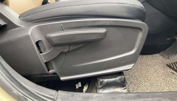 2022 Tata PUNCH CREATIVE 1.2 AMT KAZIRANGA EDITION , Petrol, Automatic, 17,760 km, Driver Side Adjustment Panel