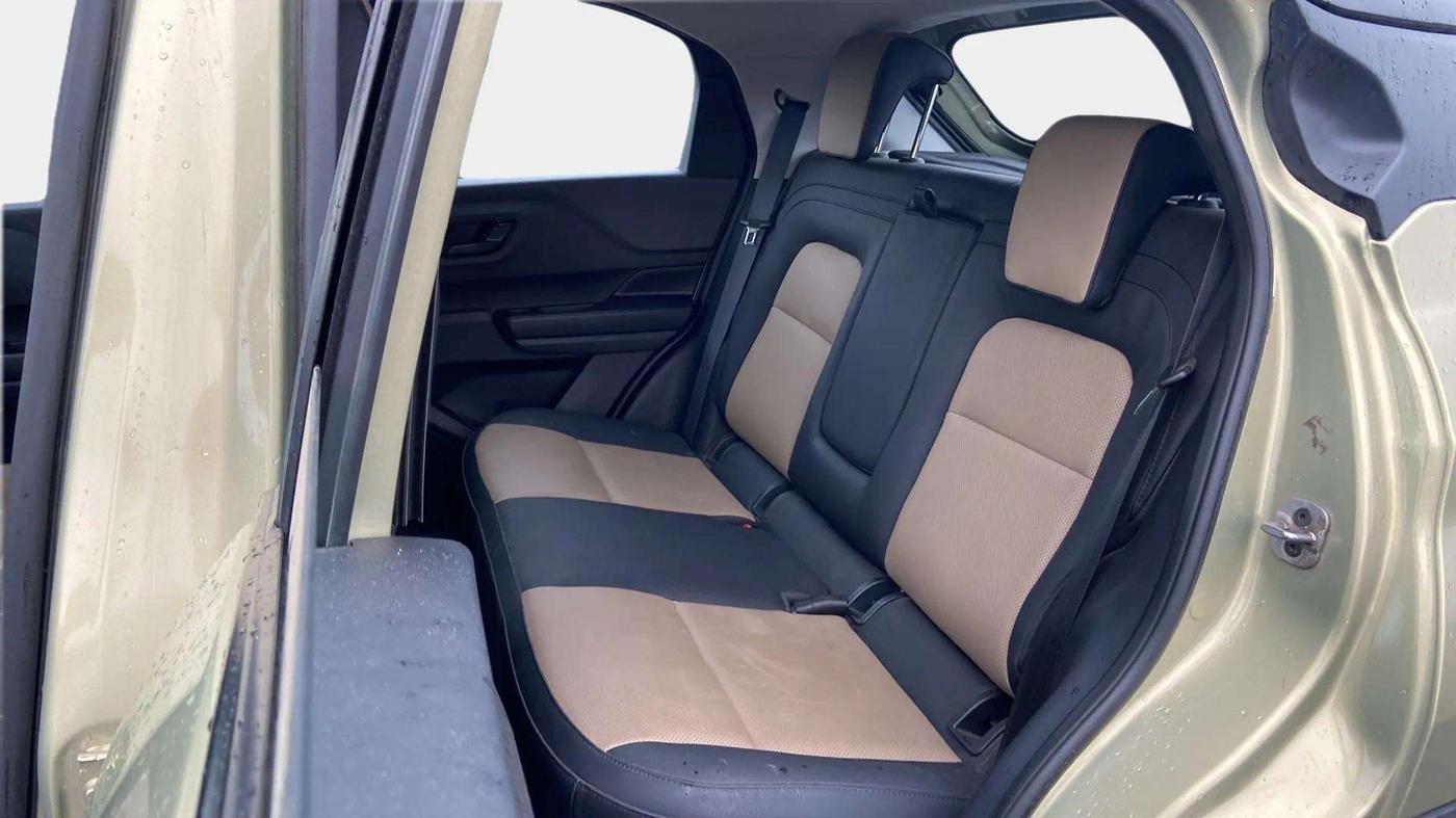 2022 Tata PUNCH CREATIVE 1.2 AMT KAZIRANGA EDITION , Petrol, Automatic, 17,638 km, Right Side Rear Door Cabin