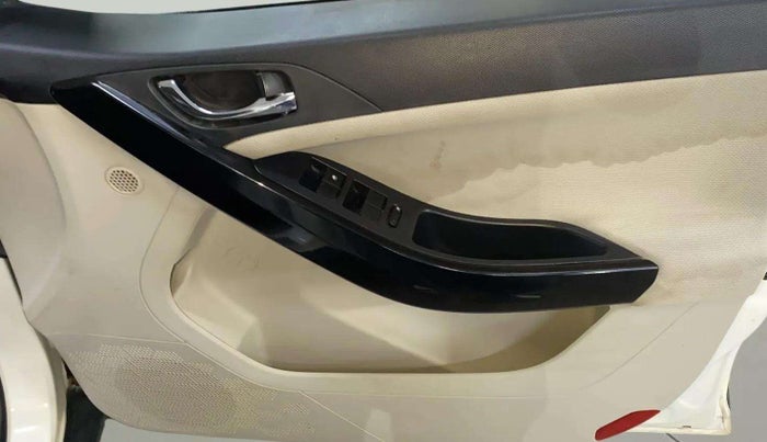 2022 Tata NEXON XZ PLUS (HS) PETROL, Petrol, Manual, 35,912 km, Driver Side Door Panels Control