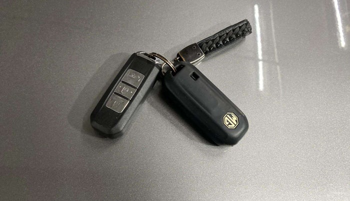 2019 MG HECTOR SHARP 1.5 DCT PETROL, Petrol, Automatic, 74,194 km, Key Close Up