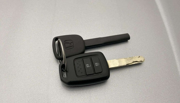 2021 Honda Amaze 1.2L I-VTEC S, Petrol, Manual, 28,276 km, Key Close Up