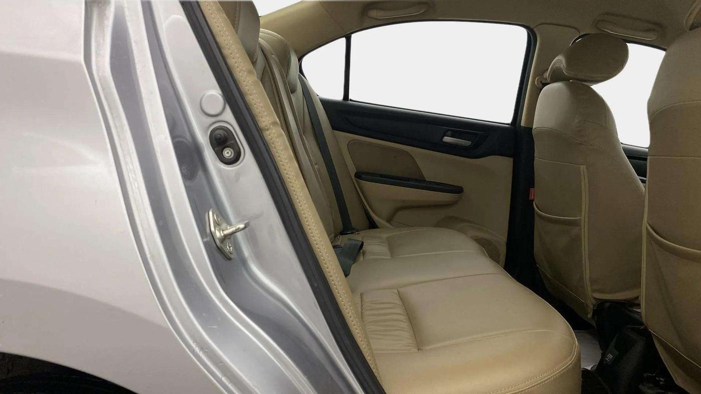 2021 Honda Amaze 1.2L I-VTEC S, Petrol, Manual, 28,276 km, Right Side Rear Door Cabin