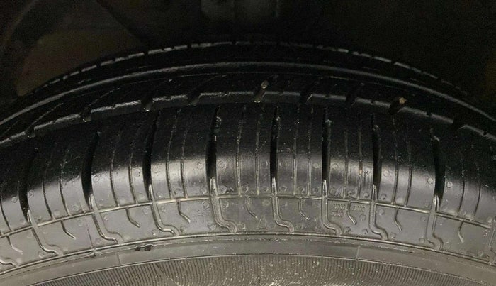 2017 Maruti Dzire VXI, Petrol, Manual, 47,966 km, Left Front Tyre Tread