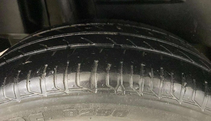 2017 Maruti Dzire VXI, Petrol, Manual, 47,966 km, Right Rear Tyre Tread