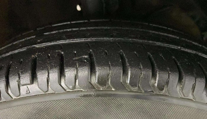 2017 Maruti Dzire VXI, Petrol, Manual, 47,966 km, Right Front Tyre Tread