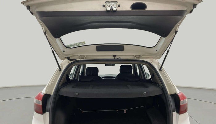 2016 Hyundai Creta SX PLUS 1.6 PETROL, Petrol, Manual, 84,505 km, Boot Inside