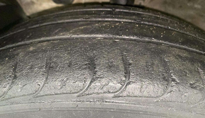 2016 Hyundai Creta SX PLUS 1.6 PETROL, Petrol, Manual, 84,505 km, Left Front Tyre Tread