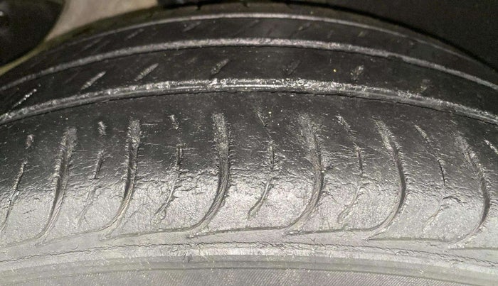 2016 Hyundai Creta SX PLUS 1.6 PETROL, Petrol, Manual, 84,505 km, Right Rear Tyre Tread