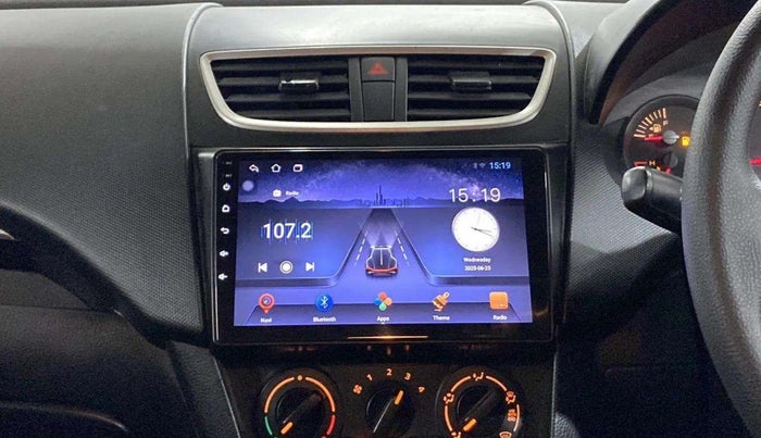 2015 Maruti Swift LXI (O), Petrol, Manual, 53,947 km, Infotainment system - AM/FM Radio - Not Working