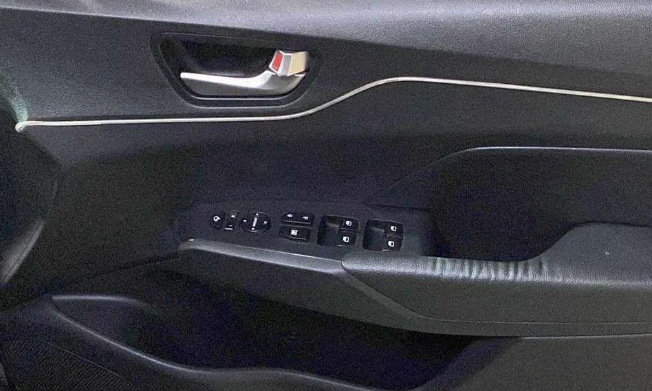 2020 Hyundai Verna SX (O) 1.0 TURBO DCT, Petrol, Automatic, 74,955 km, Driver Side Door Panels Control