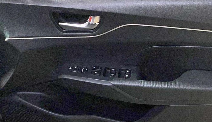 2020 Hyundai Verna SX (O) 1.0 TURBO DCT, Petrol, Automatic, 74,955 km, Driver Side Door Panels Control