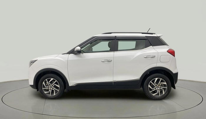 2023 Mahindra XUV300 W8 (O) 1.5 DIESEL, Diesel, Manual, 27,791 km, Left Side
