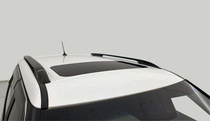 2023 Mahindra XUV300 W8 (O) 1.5 DIESEL, Diesel, Manual, 27,791 km, Roof