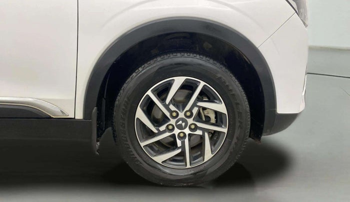 2023 Mahindra XUV300 W8 (O) 1.5 DIESEL, Diesel, Manual, 27,791 km, Right Front Wheel