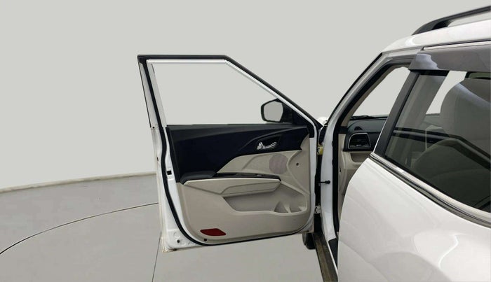2023 Mahindra XUV300 W8 (O) 1.5 DIESEL, Diesel, Manual, 27,791 km, LHS Front Door
