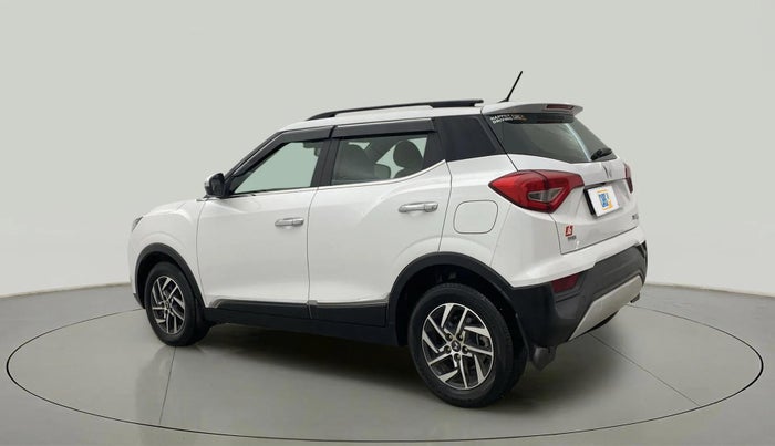 2023 Mahindra XUV300 W8 (O) 1.5 DIESEL, Diesel, Manual, 27,791 km, Left Back Diagonal
