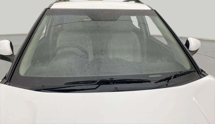 2023 Mahindra XUV300 W8 (O) 1.5 DIESEL, Diesel, Manual, 27,791 km, Front Windshield