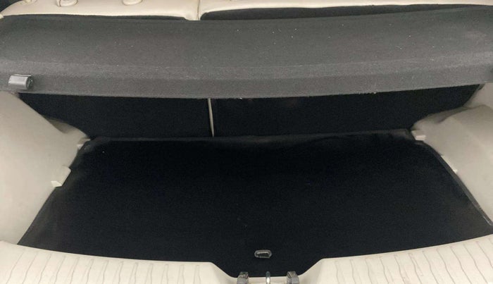 2023 Mahindra XUV300 W8 (O) 1.5 DIESEL, Diesel, Manual, 27,791 km, Boot Open Zoomed View