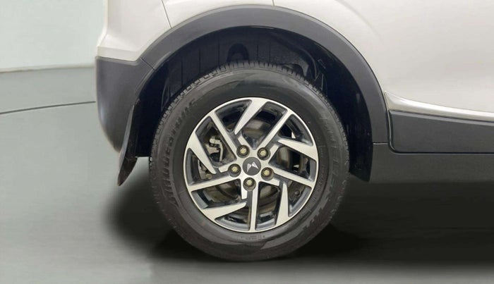 2023 Mahindra XUV300 W8 (O) 1.5 DIESEL, Diesel, Manual, 27,791 km, Right Rear Wheel