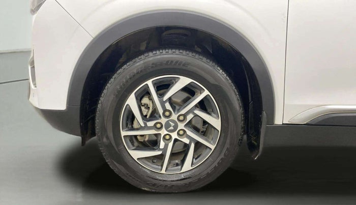 2023 Mahindra XUV300 W8 (O) 1.5 DIESEL, Diesel, Manual, 27,791 km, Left Front Wheel