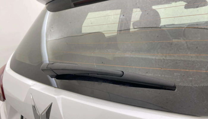 2023 Mahindra XUV300 W8 (O) 1.5 DIESEL, Diesel, Manual, 27,791 km, Rear Wiper