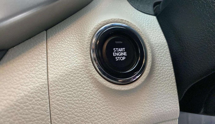 2023 Mahindra XUV300 W8 (O) 1.5 DIESEL, Diesel, Manual, 27,791 km, Keyless Start/ Stop Button