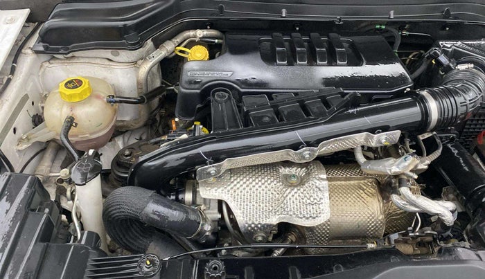 2023 Mahindra XUV300 W8 (O) 1.5 DIESEL, Diesel, Manual, 27,791 km, Engine View - Right