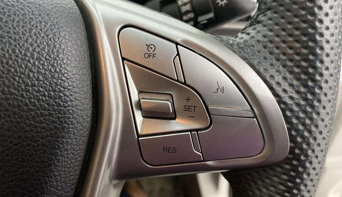 2023 Mahindra XUV300 W8 (O) 1.5 DIESEL, Diesel, Manual, 27,791 km, Adaptive Cruise Control