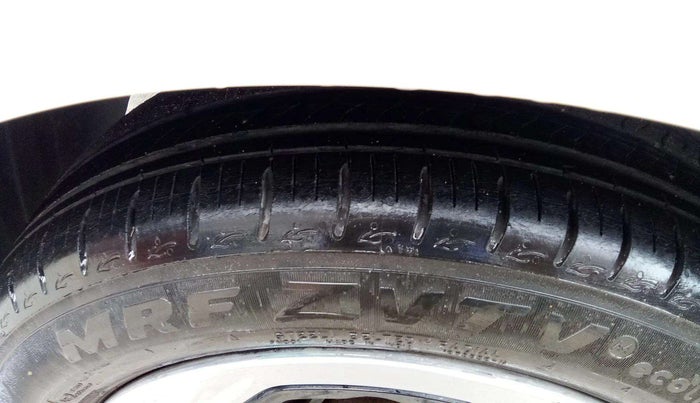 2023 Hyundai GRAND I10 NIOS SPORTZ 1.2 KAPPA VTVT CNG, CNG, Manual, 14,640 km, Left Front Tyre Tread