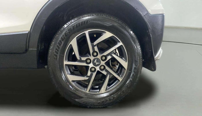 2023 Mahindra XUV300 W8 (O) 1.2 PETROL, Petrol, Manual, 11,292 km, Left Rear Wheel