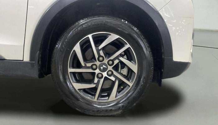 2023 Mahindra XUV300 W8 (O) 1.2 PETROL, Petrol, Manual, 11,292 km, Right Front Wheel