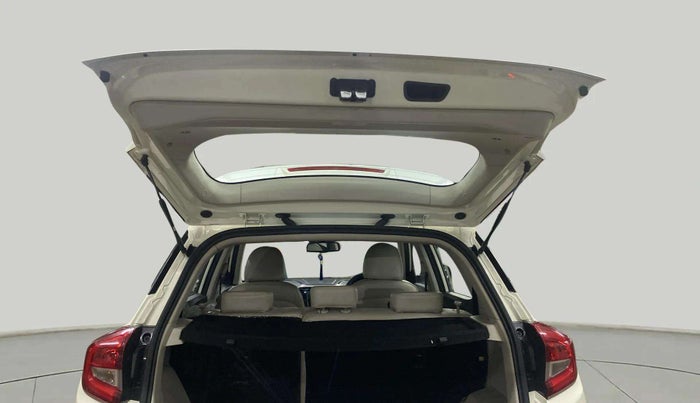 2023 Mahindra XUV300 W8 (O) 1.2 PETROL, Petrol, Manual, 11,292 km, Boot Door Open