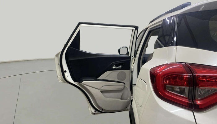 2023 Mahindra XUV300 W8 (O) 1.2 PETROL, Petrol, Manual, 11,292 km, LHS Rear Door
