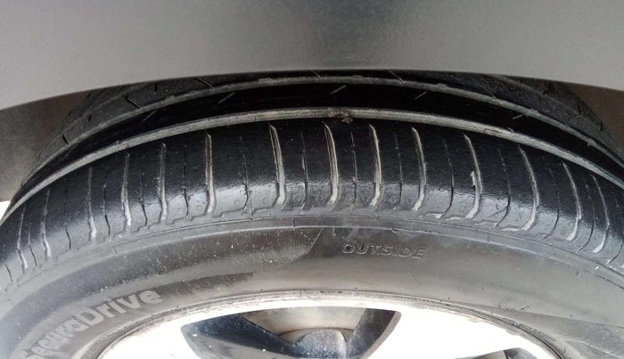 2017 Tata NEXON XZ PLUS DIESEL, Diesel, Manual, 1,09,661 km, Right Rear Tyre Tread