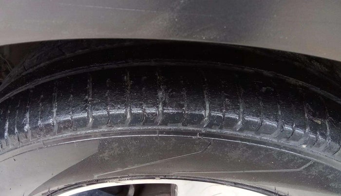 2017 Tata NEXON XZ PLUS DIESEL, Diesel, Manual, 1,09,661 km, Left Front Tyre Tread