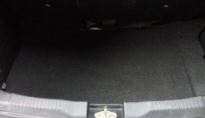2017 Tata NEXON XZ PLUS DIESEL, Diesel, Manual, 1,09,661 km, Boot Inside