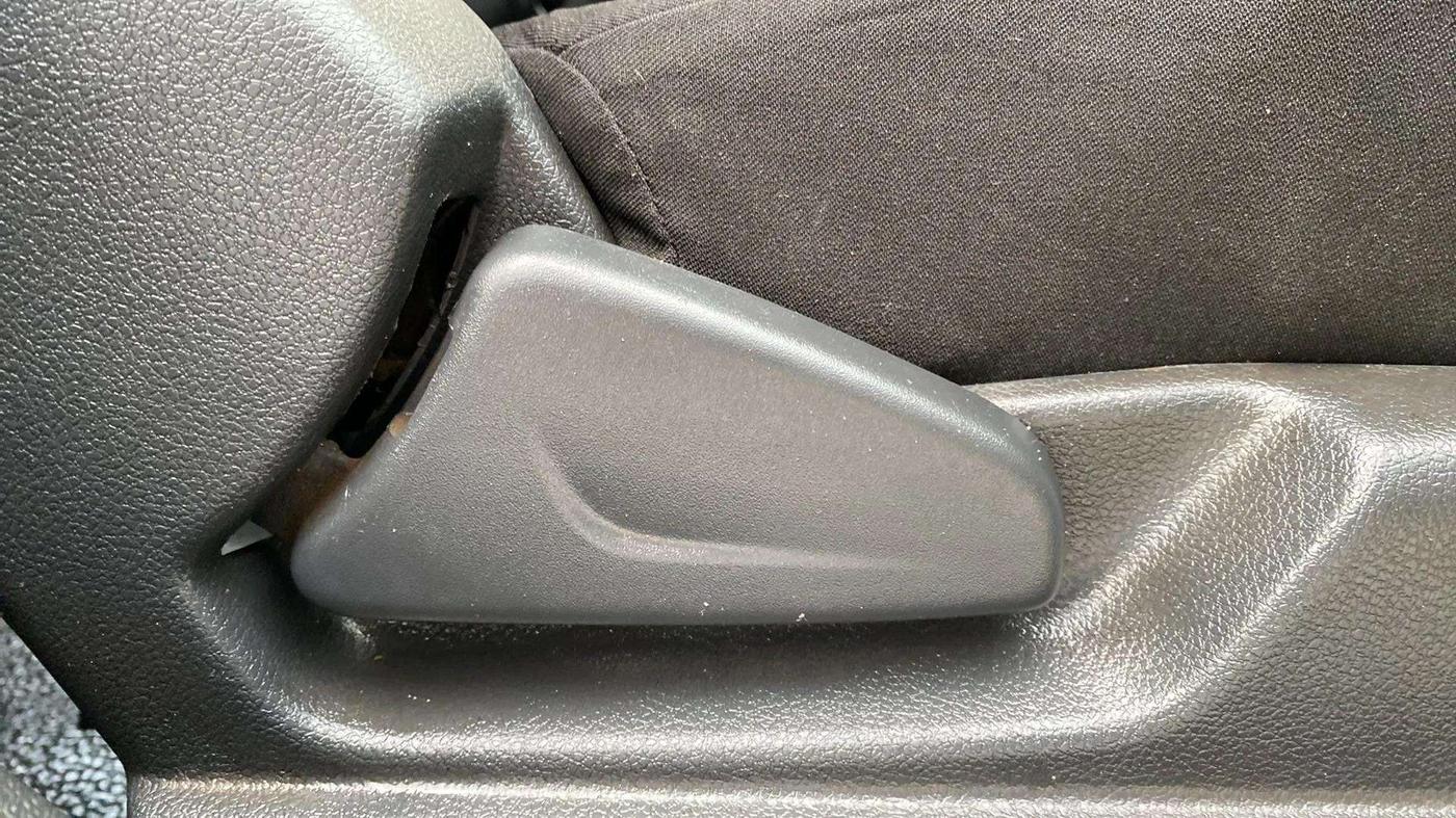 2016 Renault Kwid RXT 0.8, Petrol, Manual, 47,016 km, Driver Side Adjustment Panel