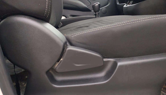 2019 Datsun Redi Go S, Petrol, Manual, 44,964 km, Driver Side Adjustment Panel