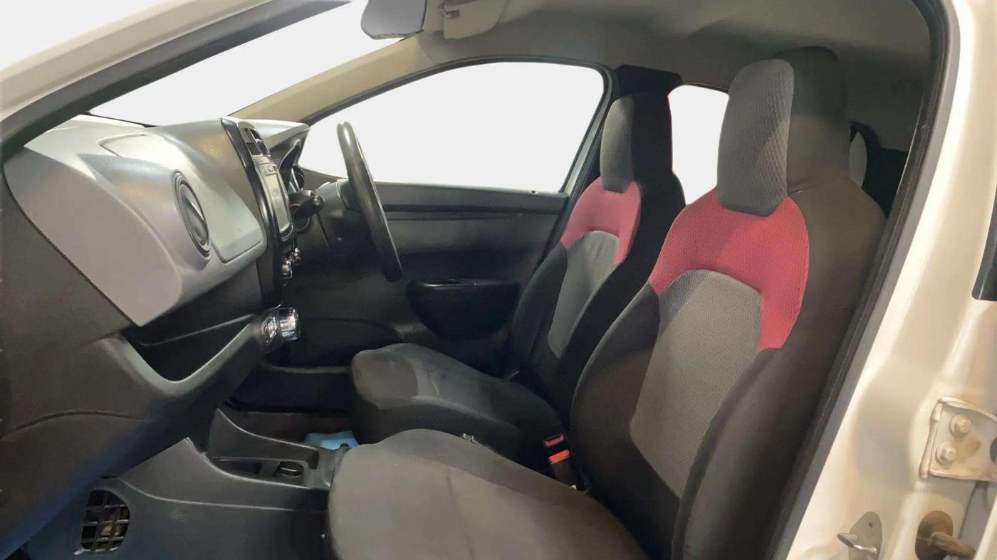 2017 Renault Kwid RXT 1.0 AMT (O), Petrol, Automatic, 54,621 km, Right Side Front Door Cabin